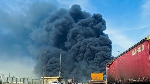 محموله «بسیار خطرناک» منفجر شده تحت چه عنوانی وارد و انبار شده بود؟