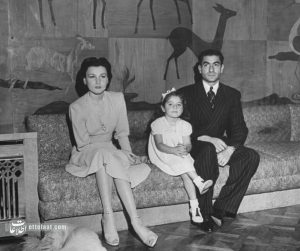 حضور شهناز پهلوی، دختر شاه در خیابان گمرک خبرساز شد! +عکس