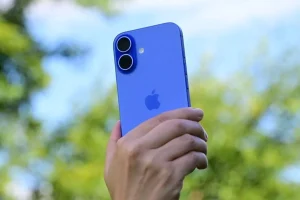 خرید آیفون در آمریکا افزایش یافت؛ ترس از گرانی در پی اعمال تعرفههای جدید