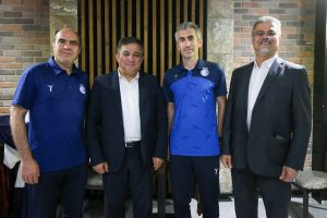 نیمکت استقلال تبدیل به شهر فرنگ شده است