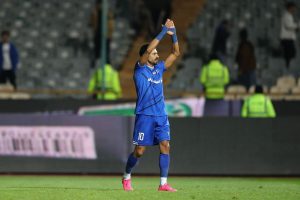 رامین رضاییان قید استقلال را میزند؟