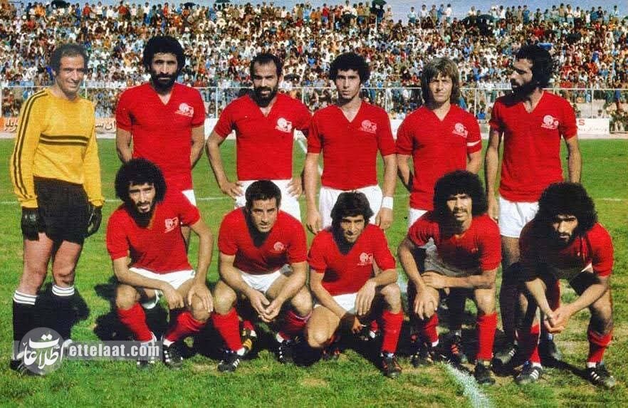 تراکتورسازی تبریز جام پنجم تخت جمشید ( ۱۳۵۶ ) ایستاده از راست : کامل انجینی – میر مجید ناظمی ( کاپیتان ) – ابراهیم کیان طهماسبی – پرویز مظلومی – منوچهر کبیریان و اکبر مالکی نشسته از راست : ناصر میرزایی – ایوب شارقی – رحیم مهنمای اقدم – تقی اخطاری و حسن علیپورعنوان عکسهای دیدنی از تیم تراکتورسازی و شهرآورد تبریز ۵۰سال قبل!