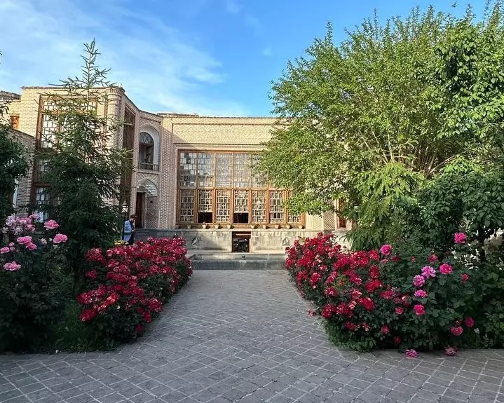 هتل بوتیک خانه تاریخی صادقی از بهترین هتل های اردبیل