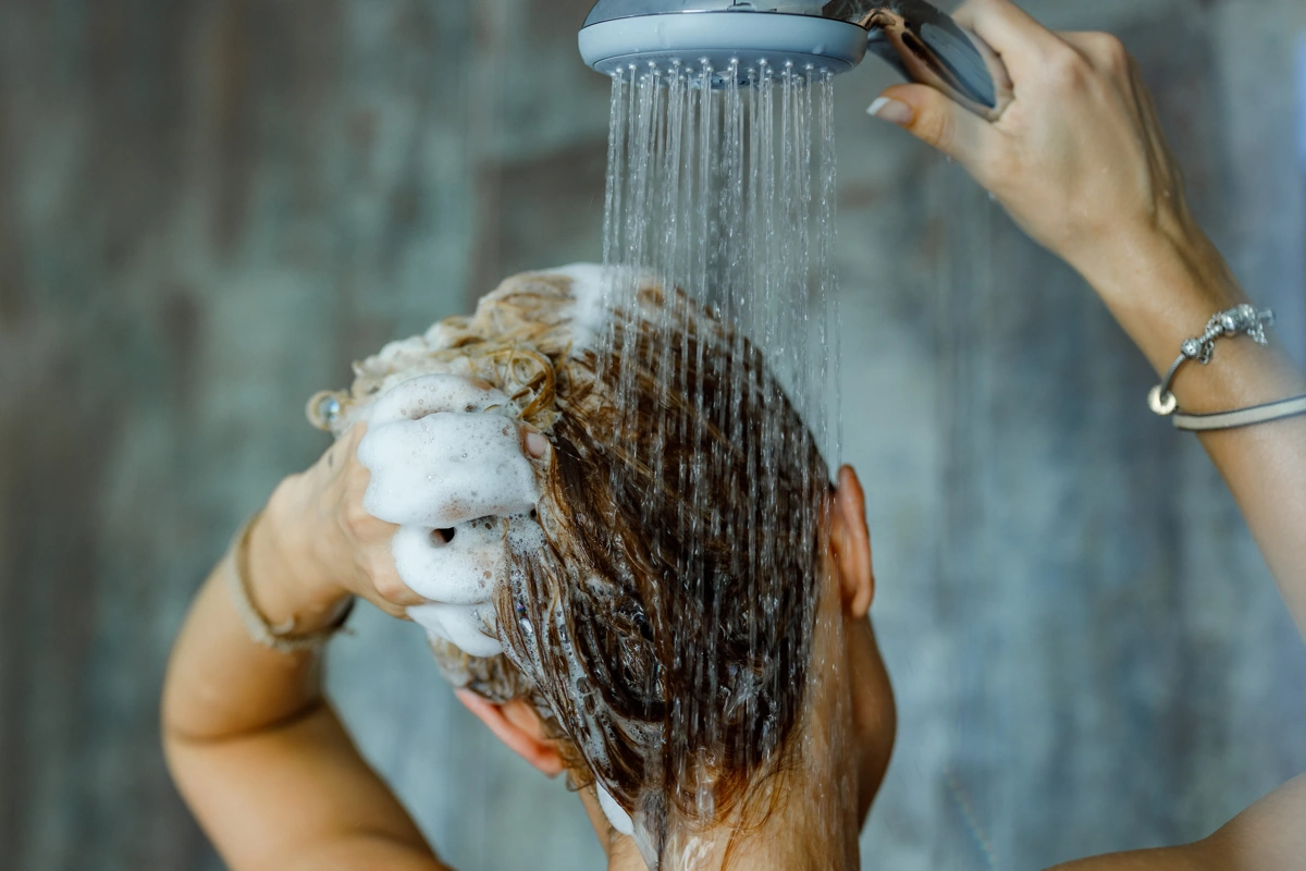 how-often-to-wash-hair-in-the-summer-according-to-experts-2