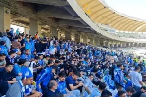 برتری دو گله استقلال برابر فجرسپاسی در پایان نیمه نخست