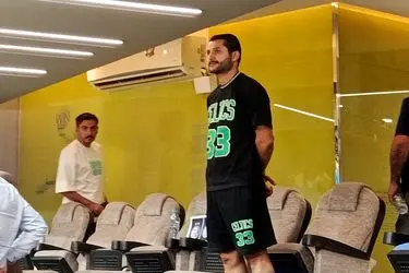 ستاره استقلال تماشاگر ویژه بازی استقلال-شهرداری گرگان