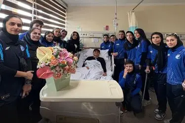 عیادت بازیکنان استقلال از نسا احدی