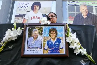 تاجرنیا: کارگرجم اسطوره اخلاق و قهرمانی استقلال بود