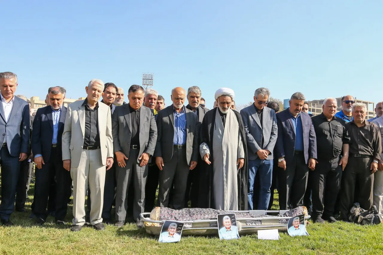 مراسم تشییع پیکر مرحوم اکبر کارگرجم(عکس)