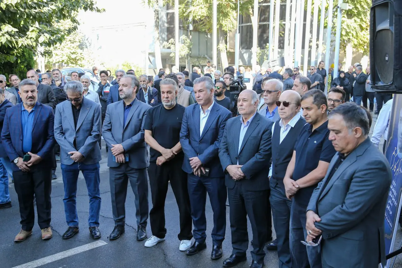 مراسم تشییع پیکر مرحوم اکبر کارگرجم(عکس)