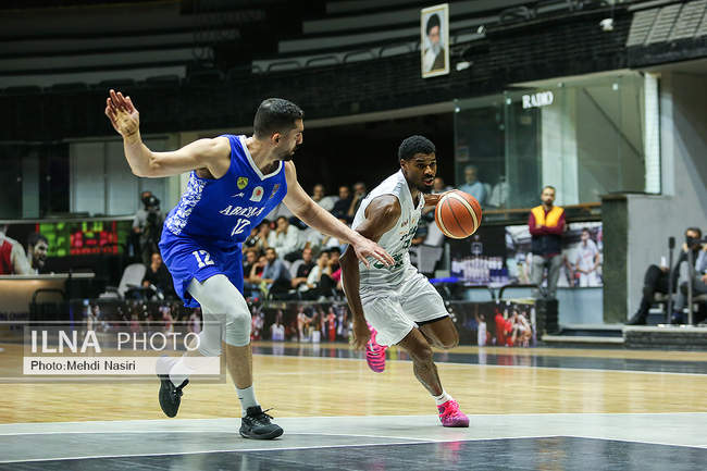 دیدار تیم های بسکتبال طبیعت اسلامشهر و پالایش نفت آبادان