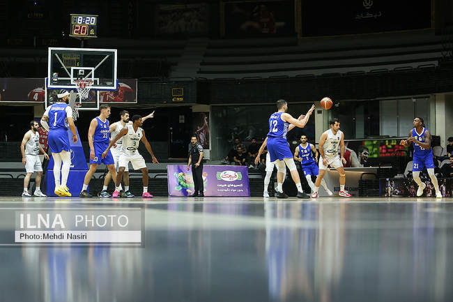 دیدار تیم های بسکتبال طبیعت اسلامشهر و پالایش نفت آبادان