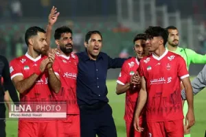 گزارش تصویری تیمهای پرسپولیس و ذوب آهن اصفهان