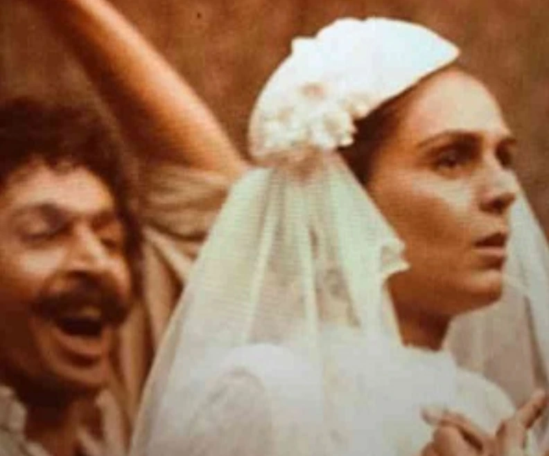 در گذر زمان؛ عکس قدیمی از آهو خردمند در لباس عروس در گذر زمان؛ عکس قدیمی از آهو خردمند در لباس عروس