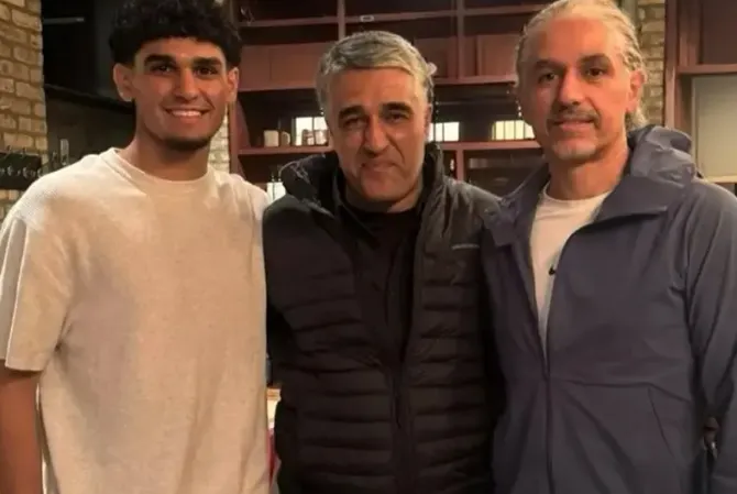 عکس جدید پژمان جمشیدی و خانواده‌اش در کانادا