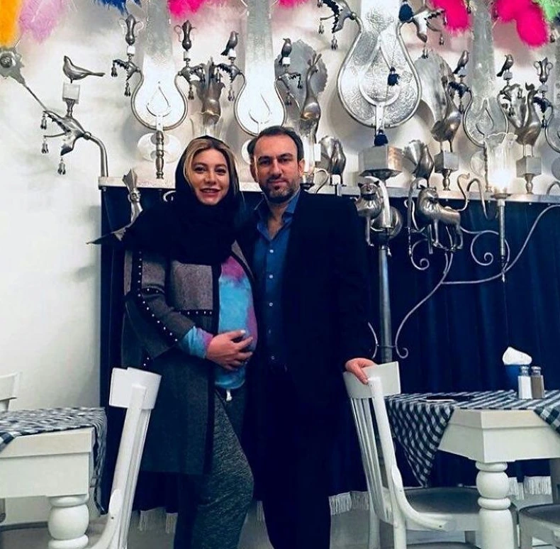 تصویری دیده نشده از از ژست بارداری فریبا نادری در کنار همسر پولدارش