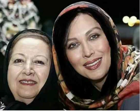 شباهت غیرقابل باور مهتاب کرامتی به مادر جذابش+ عکس شباهت غیرقابل باور مهتاب کرامتی به مادر جذابش+ عکس