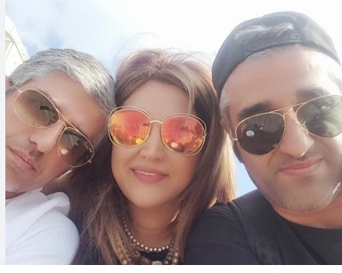 عکس سه نفره پژمان جمشیدی با خواهر و برادرش در خارج پر بازدید شد عکس سه نفره پژمان جمشیدی با خواهر و برادرش در خارج پر بازدید شد