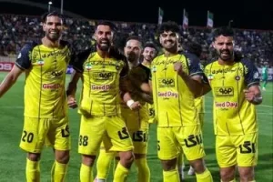 اعتراض شمس آذر به اشتباه بزرگ در بازی سپاهان (ویدیو)