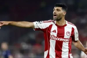 مهدی طارمی در ترکیب اصلی المپیاکوس مقابل آریس