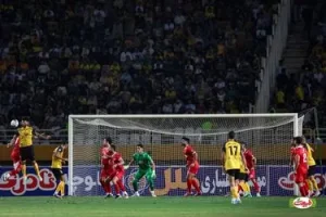 گل اول پرسپولیس به استقلال خوزستان توسط رفیعی