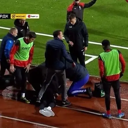 ایست قلبی سرمربی بوسنیایی در حین مسابقه! ایست قلبی سرمربی بوسنیایی در حین مسابقه!