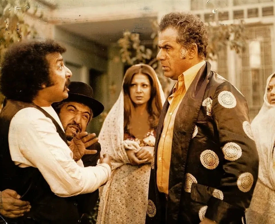 وقتی بهمن مفید از جذبه ناصر ملکمطیعی هول میکند!+ عکس وقتی بهمن مفید از جذبه ناصر ملکمطیعی هول میکند!+ عکس