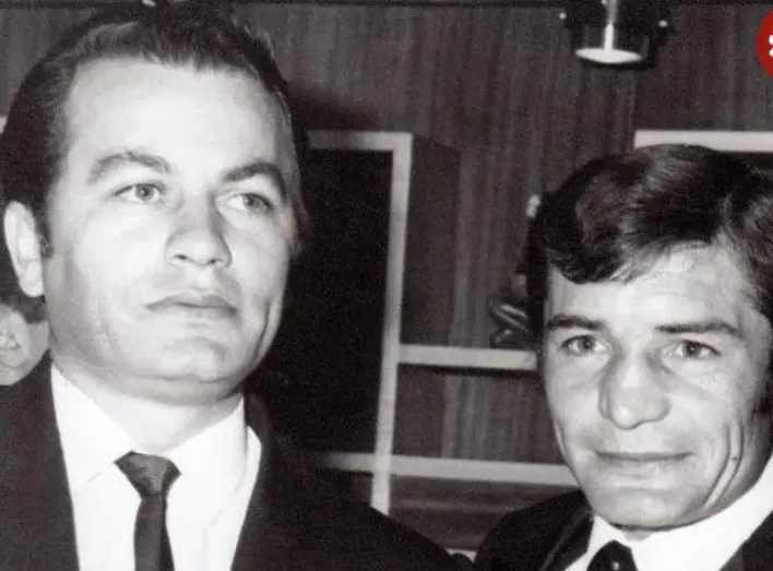 سفر در زمان؛ «بیک ایمانوردی و بوتیمار» با تیپ رسمی در یک مراسم؛ دهه 50 سفر در زمان؛ «بیک ایمانوردی و بوتیمار» با تیپ رسمی در یک مراسم؛ دهه 50