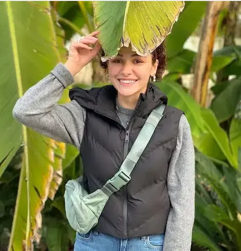 تغییر استایل جذاب مهتاب ثروتی؛ استفاده از درخت موز در استایل جدیدش+ عکس تغییر استایل جذاب مهتاب ثروتی؛ استفاده از درخت موز در استایل جدیدش+ عکس