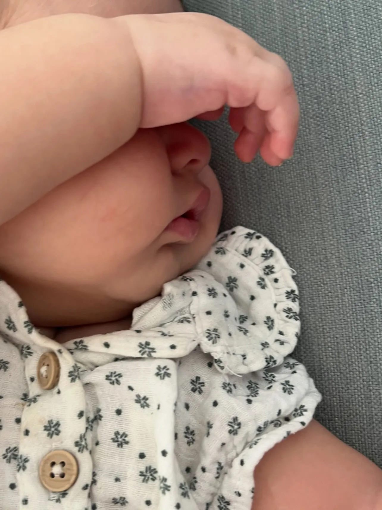 پست پراحساسِ میترا ابراهیمی برای ۹ ماهگی دخترش &laquo;رومی&raquo;