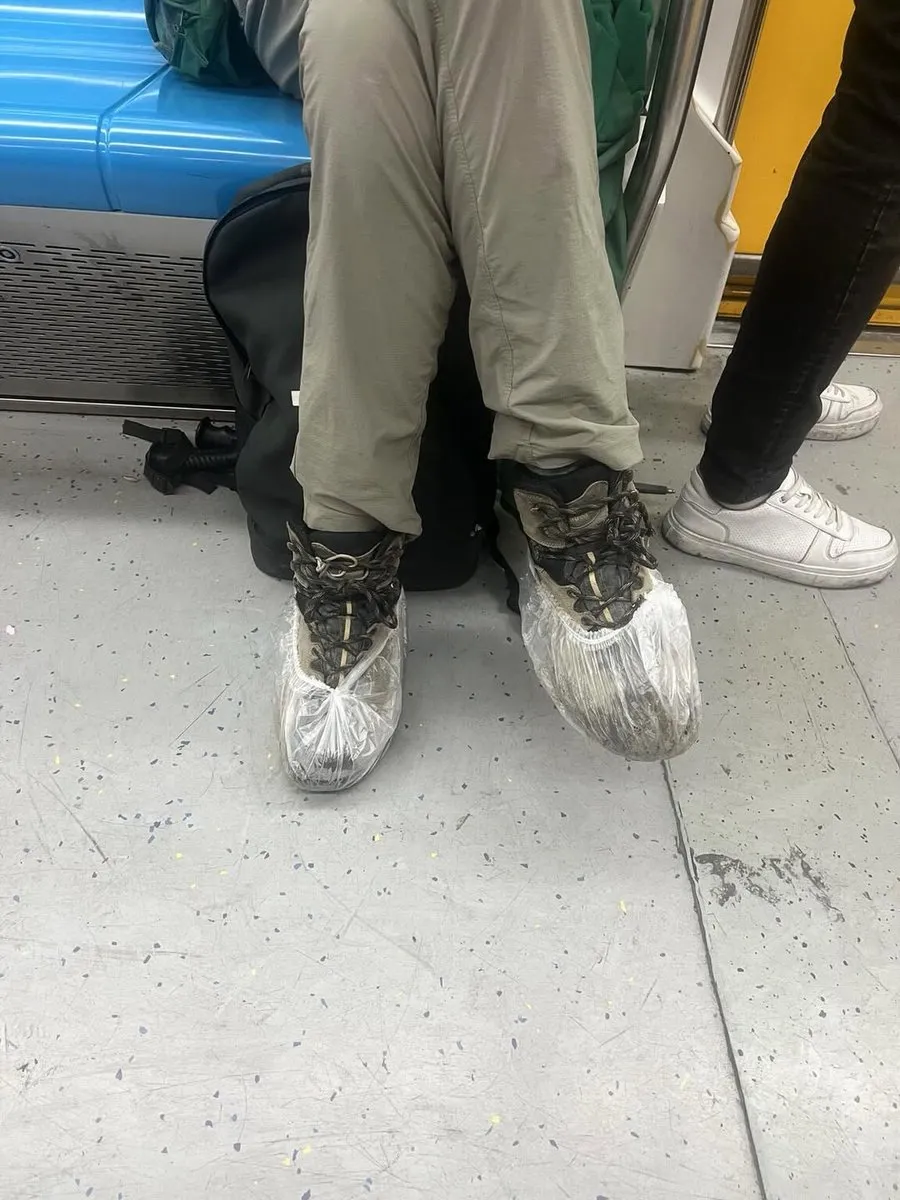 استایل یک مسافر باشخصیت متروی تهران پربازدید شد استایل یک مسافر باشخصیت متروی تهران پربازدید شد