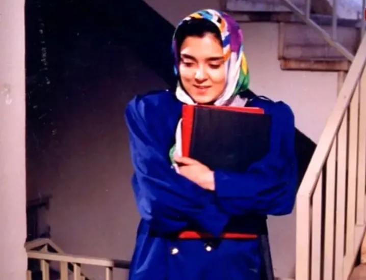 سفر زمان؛ چهرۀ «پرستو گلستانی» 19 ساله در اولین فیلمش؛ سال 69 سفر زمان؛ چهرۀ «پرستو گلستانی» 19 ساله در اولین فیلمش؛ سال 69