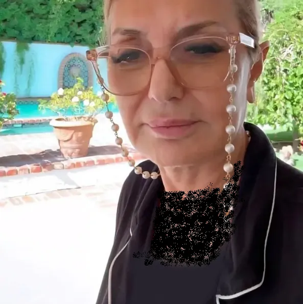 سلفی تازه گوگوش در ۷۵ سالگی+ گوگوش