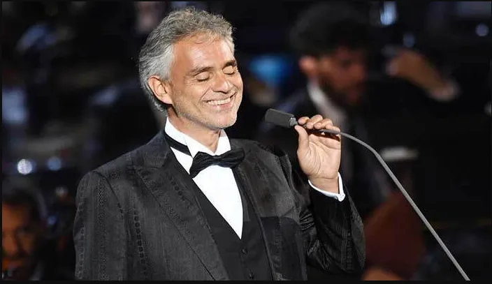 آندره‌آ بوچلی خواننده جام جهانی امسال شد