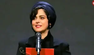 استایل کلاسیک غزل شاکری؛ ترکیب هوشمندانه توربان و پیراهن گرهدار