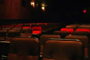 چه تعداد سینما میزبان فیلم فجر است؟