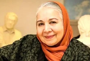 سفر زمان؛ چهرۀ «شمسی فضل‌اللهی» در جوانی در حال گویندگی در رادیو