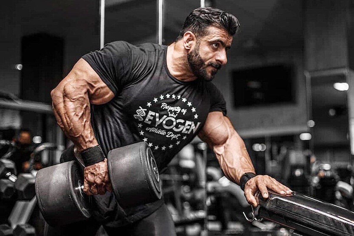 عکس/ واکنش پسر هادی چوپان به ادعای مهاجرتشان به آمریکا