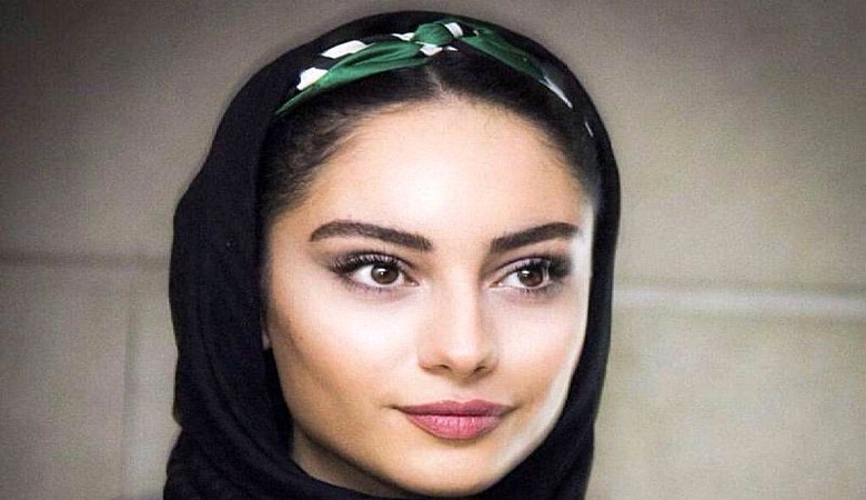 ژست عجیب آسانسوری نیکبهت واحدی و همسرش/ عکس