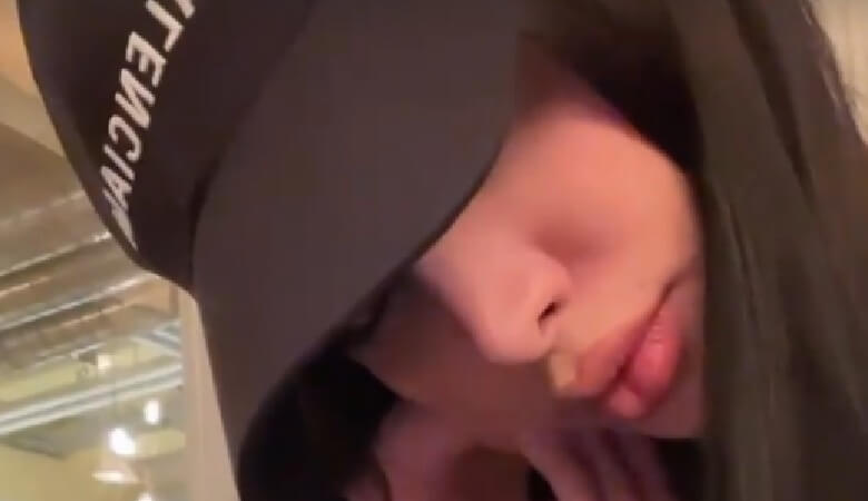 ویدئو/ دنیا جهانبخت سوار بر خودروی فوق لاکچری ۲۰ میلیاردی!