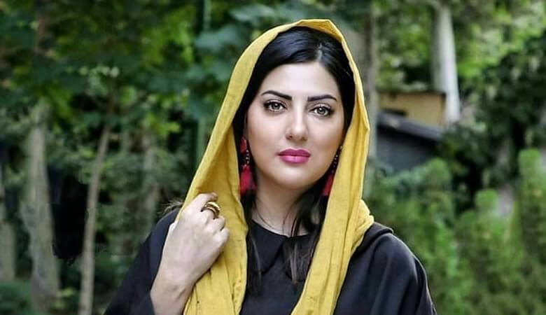 عکس/ بازیگر تلویزیون با این لباس به کوه و دشت رفت!