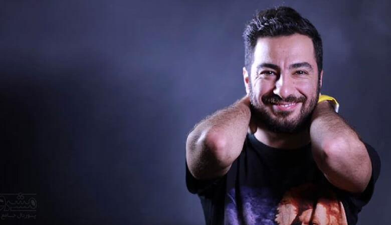عکس/ بداخلاقی نوید محمدزاده در روز روشن