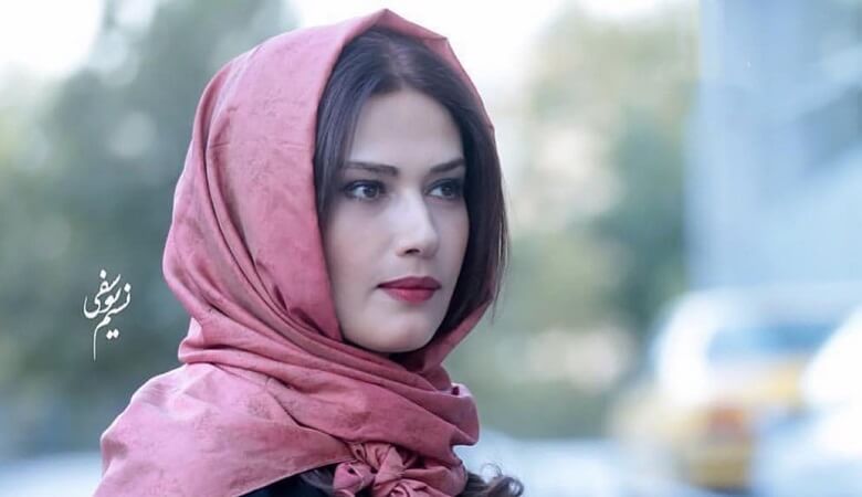 عکس/ شباهت عجیب لادن مستوفی با پسر زیبایش!