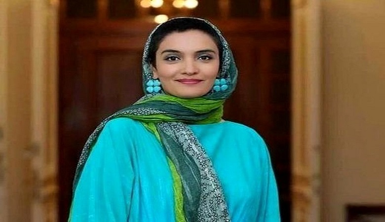 عکس قدیمی لو رفته از کشف حجاب “بازیگر معروف” در خارج/ تصویر