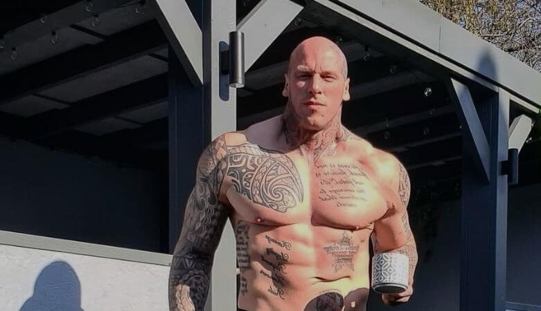 ویدئو/ مارتین فورد از حریف کوچکش شکست سختی خورد!