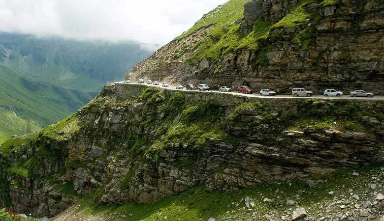 تصاویر/ آیا باید با جاده چالوس وداع کرد؟ / رانش عجیب جاده چالوس در آستانه تعطیلات