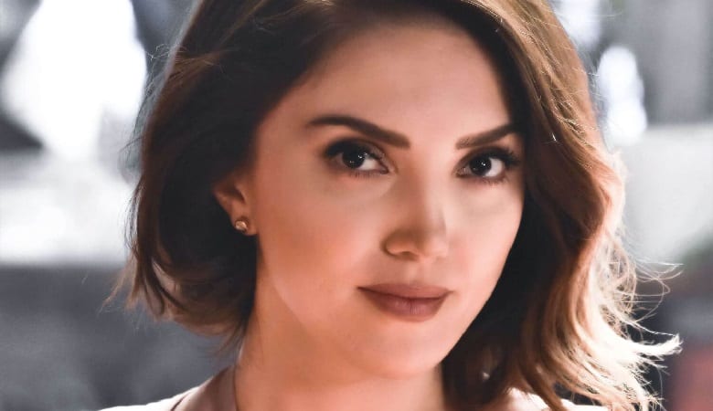 ویدئو/ حضور بازیگر زن ترک بدون حجاب در کنسرت خواننده ایرانی!