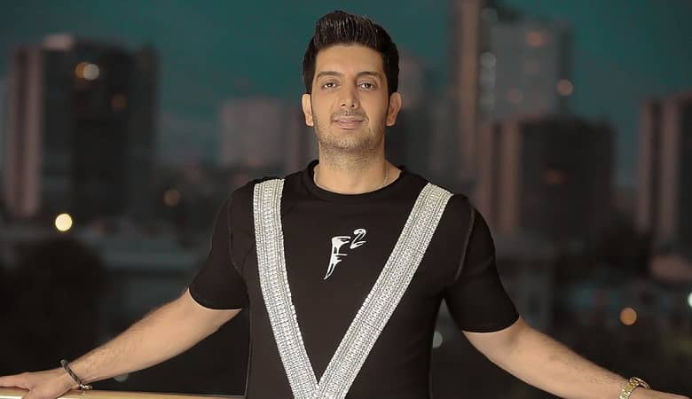 عکس/ ژست مغرورانه فرزاد فرزین جنجالی شد