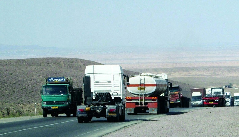 ویدئو/ نجات معجزه آسای کامیون ترمز بریده در محور شمال