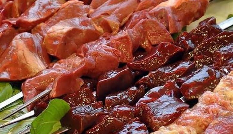 عکس/ واقعی؛ خانم بازیگر گوشت و جگر خام خورد!